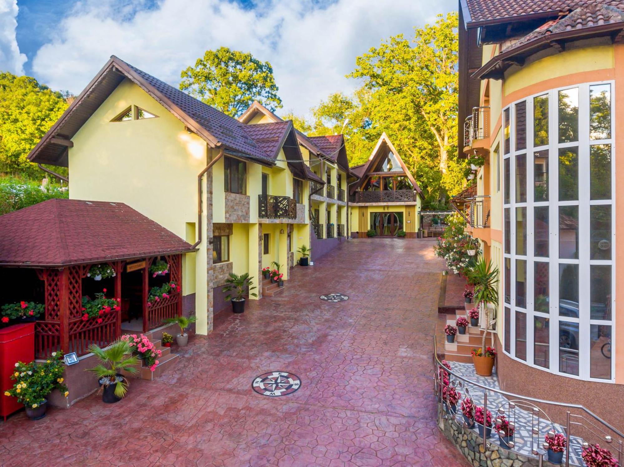 Pensiunea Mihaela-Transalpina Novaci-Străini Exterior foto