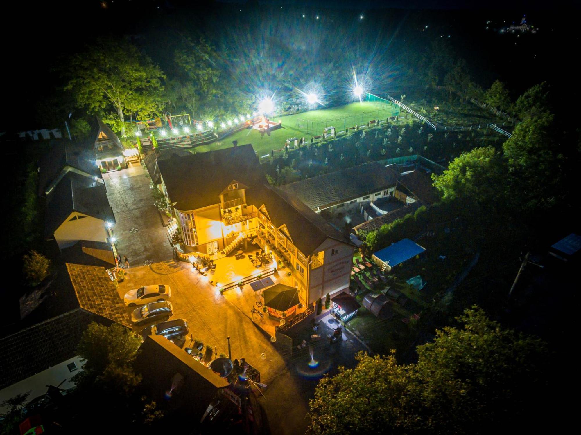 Pensiunea Mihaela-Transalpina Novaci-Străini Exterior foto