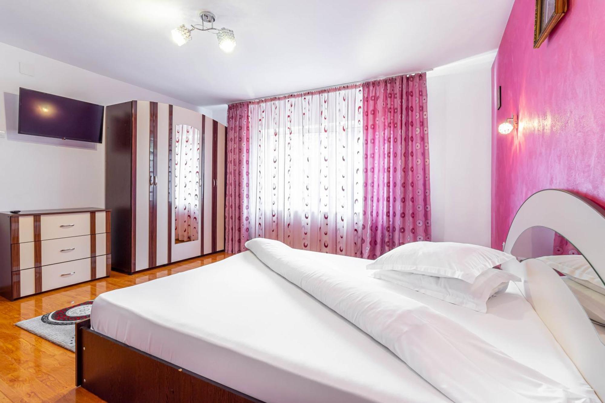 Pensiunea Mihaela-Transalpina Novaci-Străini Quarto foto